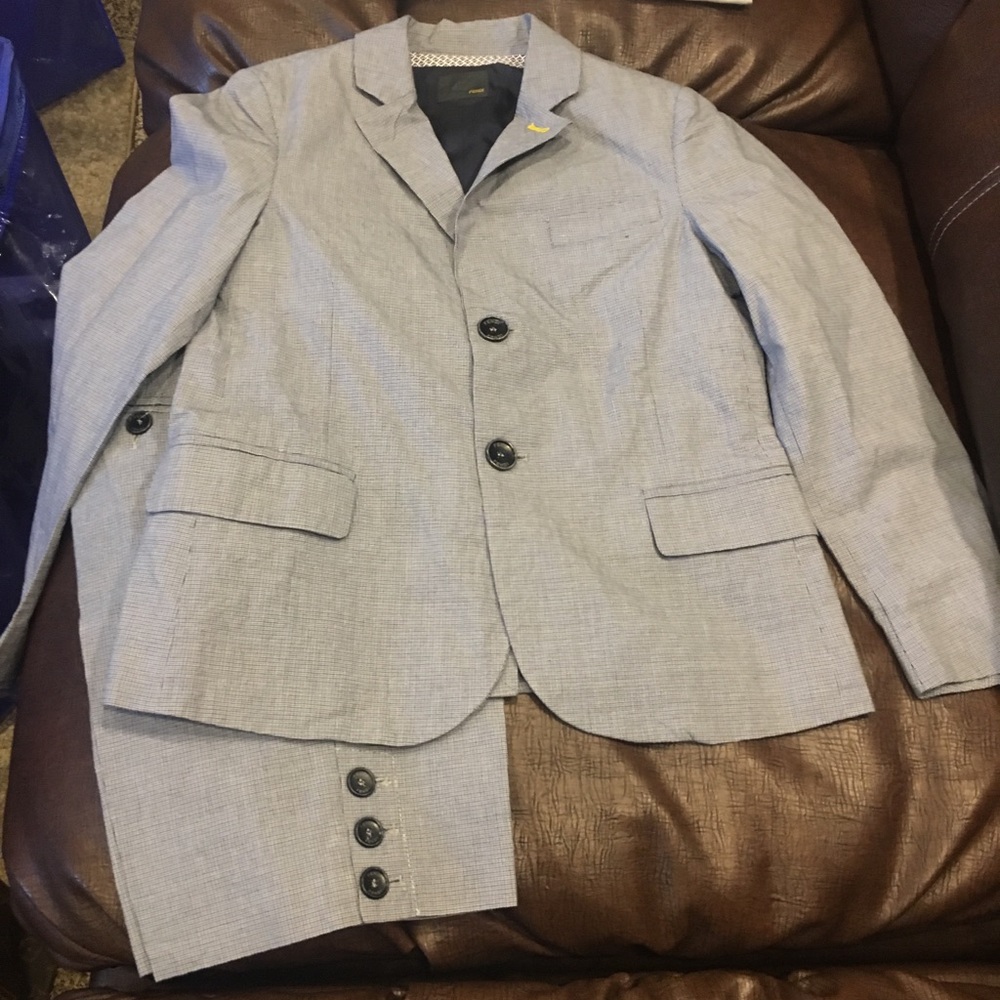 Fendi suit  sz 7 / knee shorts